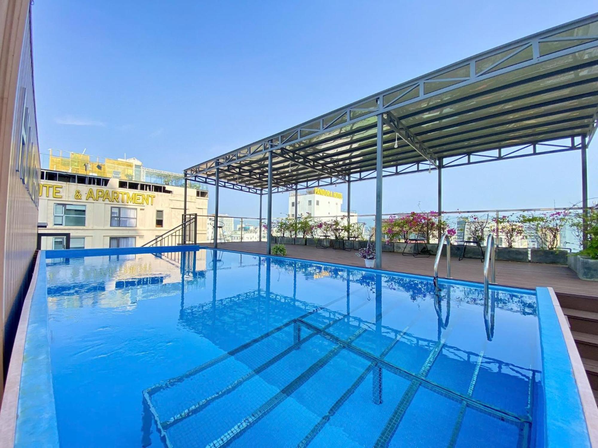 Hummer Hotel & Apartment Da Nang Beach Exterior photo
