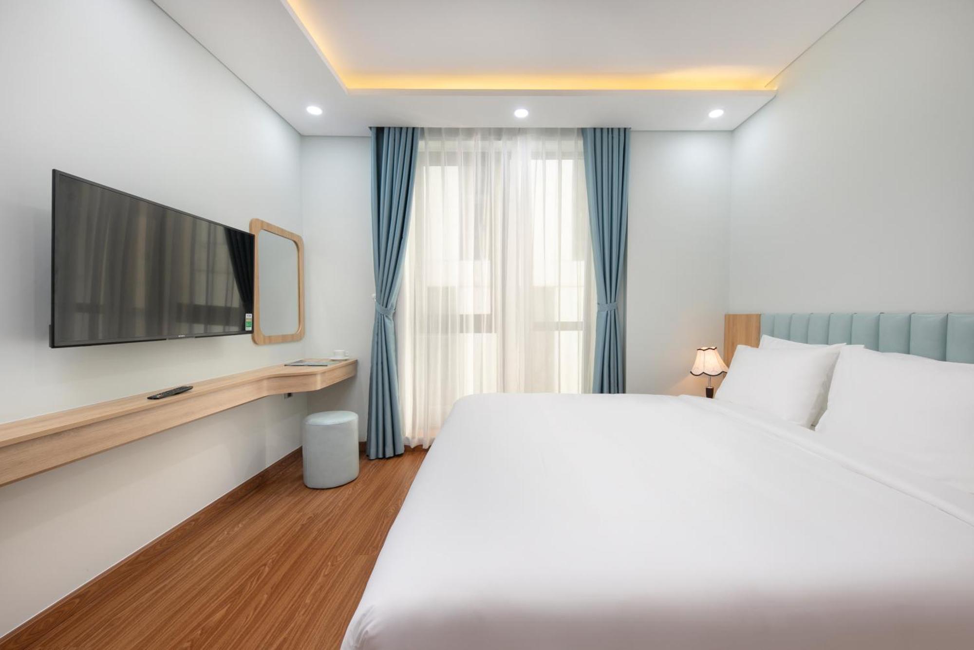 Hummer Hotel & Apartment Da Nang Beach Exterior photo
